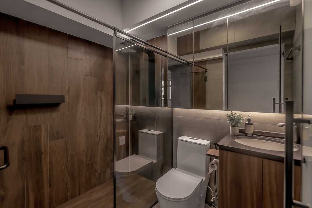 Contemporary Bathroom with Countertop and Homogeneous Tiles