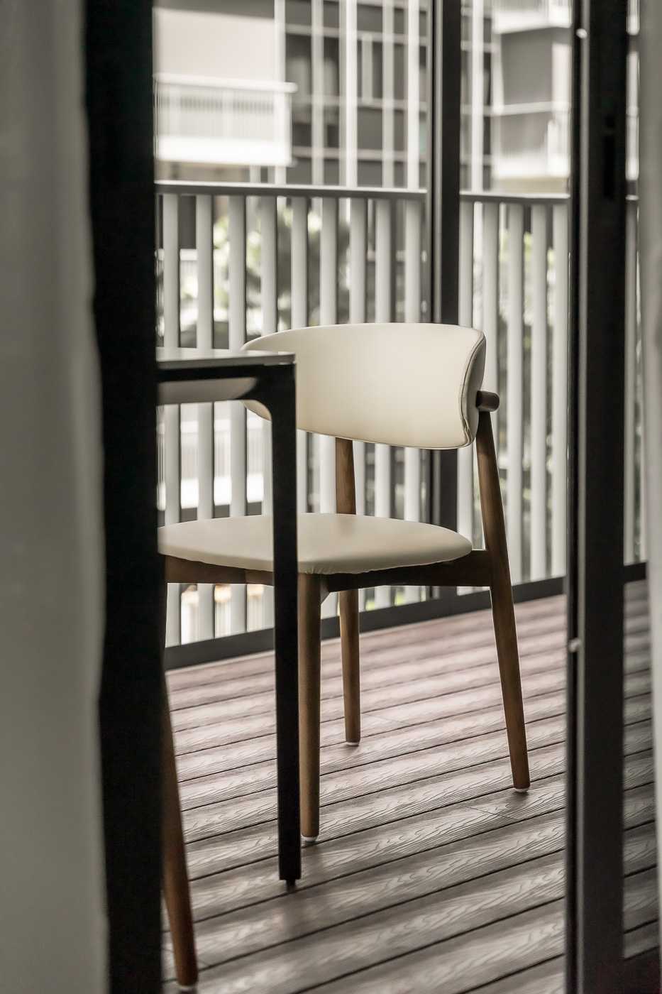 Modern Balcony with Outdoor Table and Outdoor Chairs