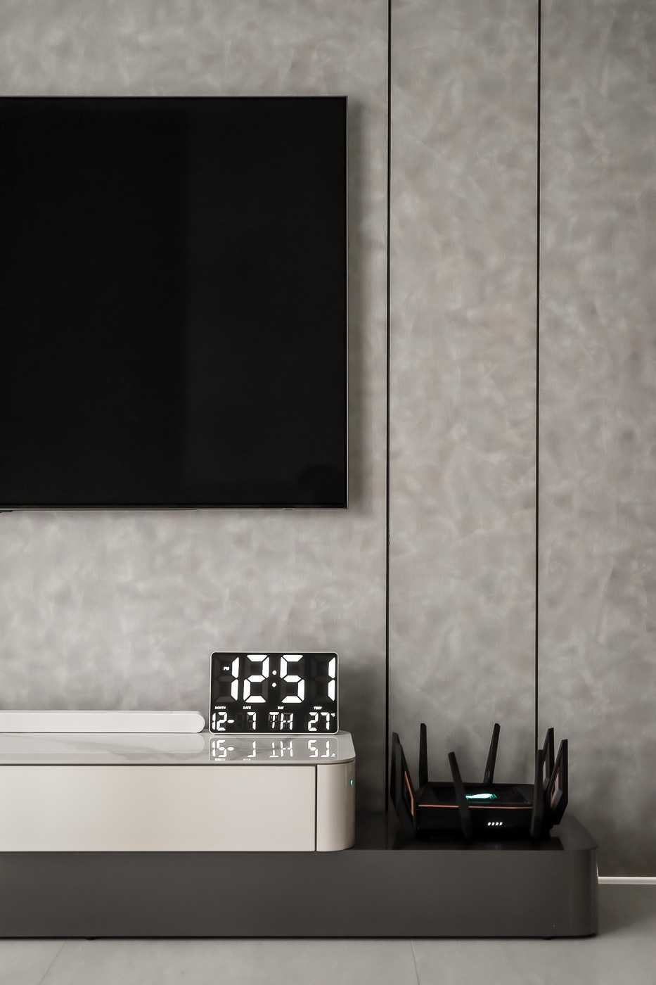 Modern Living Room with Homogeneous Tiles and TV Console