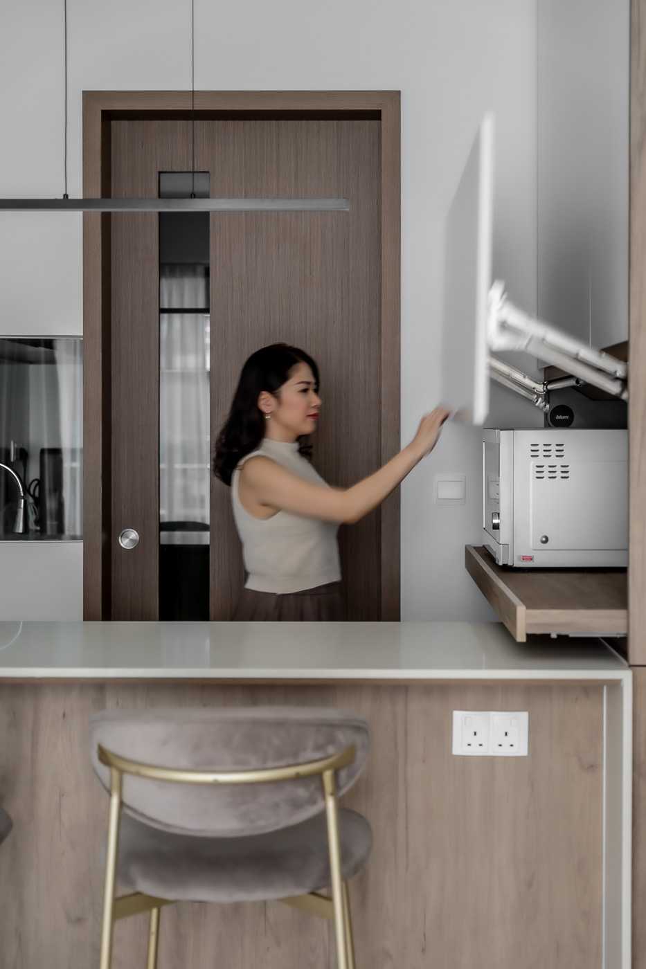 Modern Kitchen with Countertop and Kitchen Island