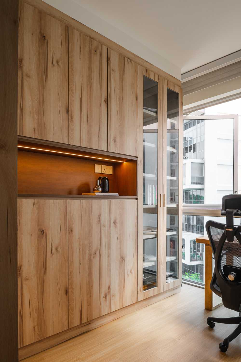 Country Home Office with Bookshelf and Desk