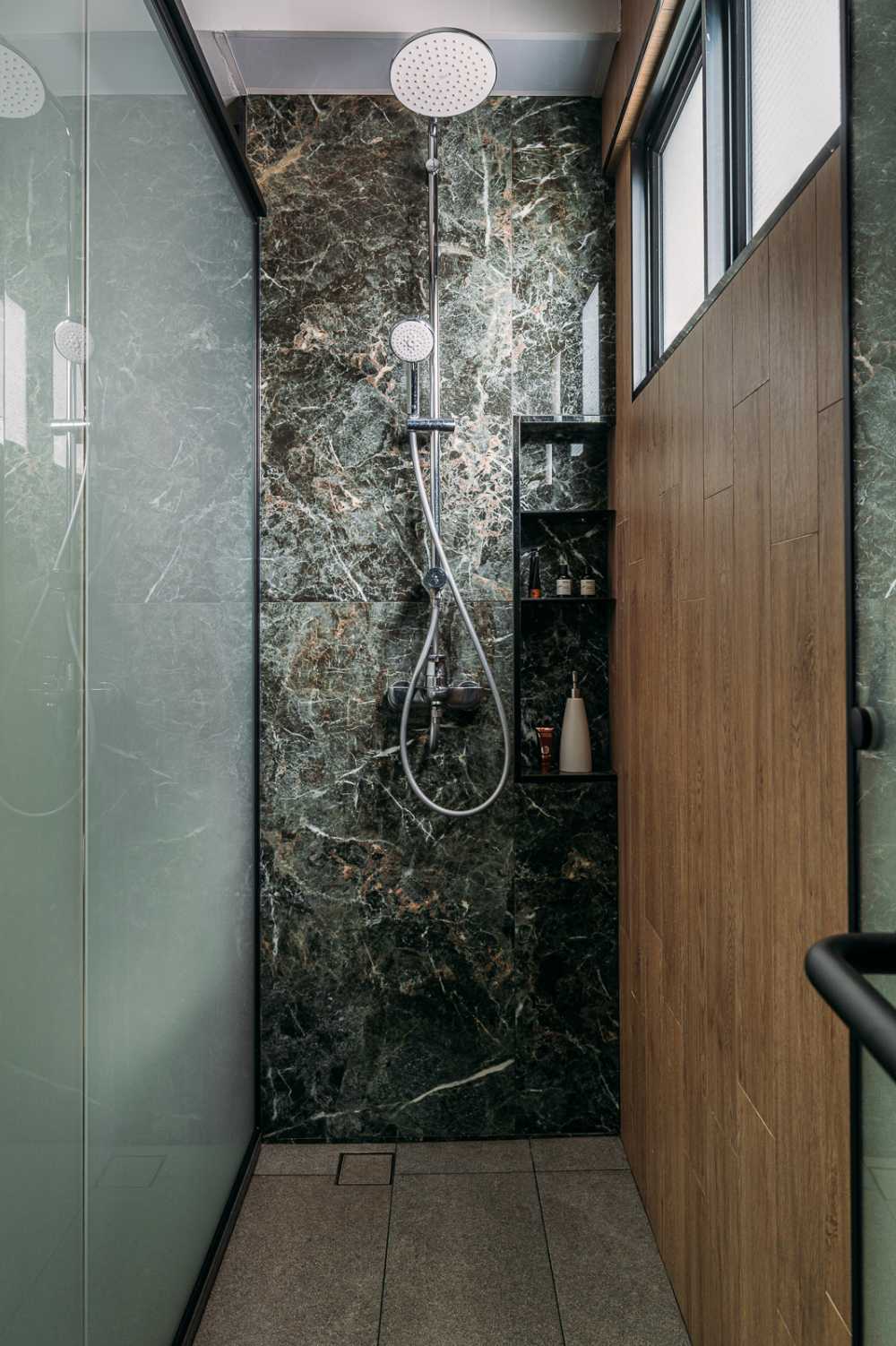 Contemporary Bathroom with Mirror and Shower Screen
