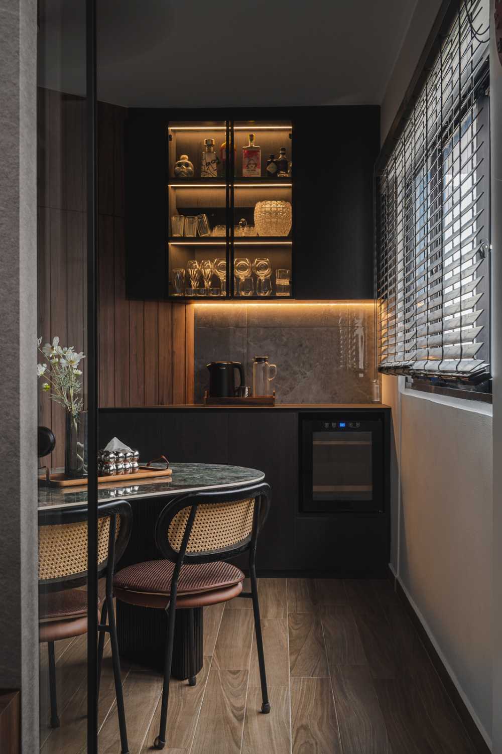 Contemporary Dining Room with Drop Light and Drop Ceiling