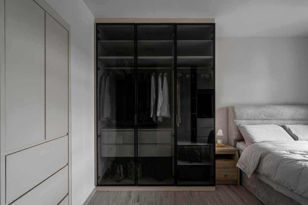 Scandinavian Bedroom with Vinyl Flooring and Wardrobe
