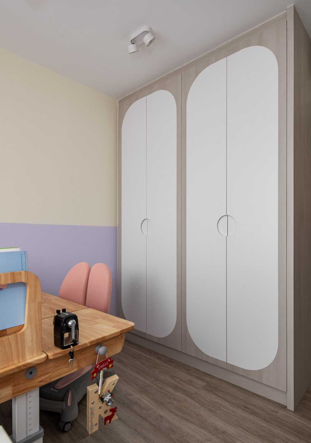 Scandinavian Study with Bookshelf and Drop Light