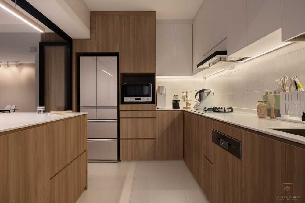 Contemporary Kitchen with Countertop and Homogeneous Tiles