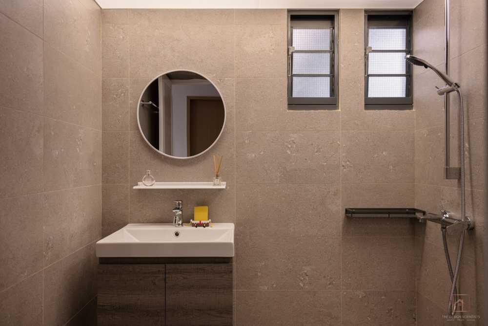 Contemporary Bathroom with Countertop and Mirror
