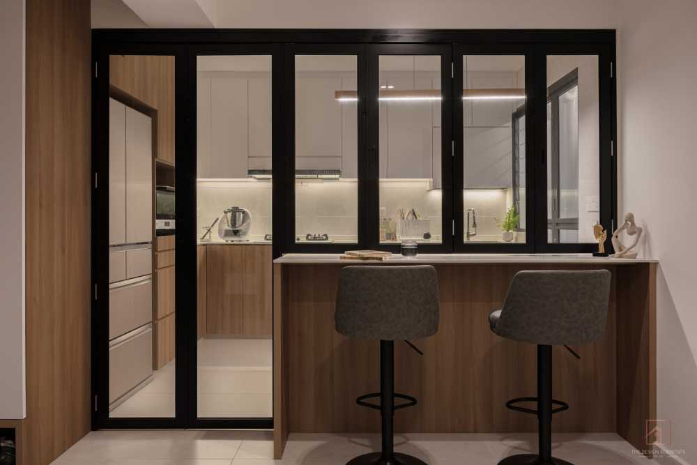 Contemporary Dining Room with Dining Table and Dining Chairs