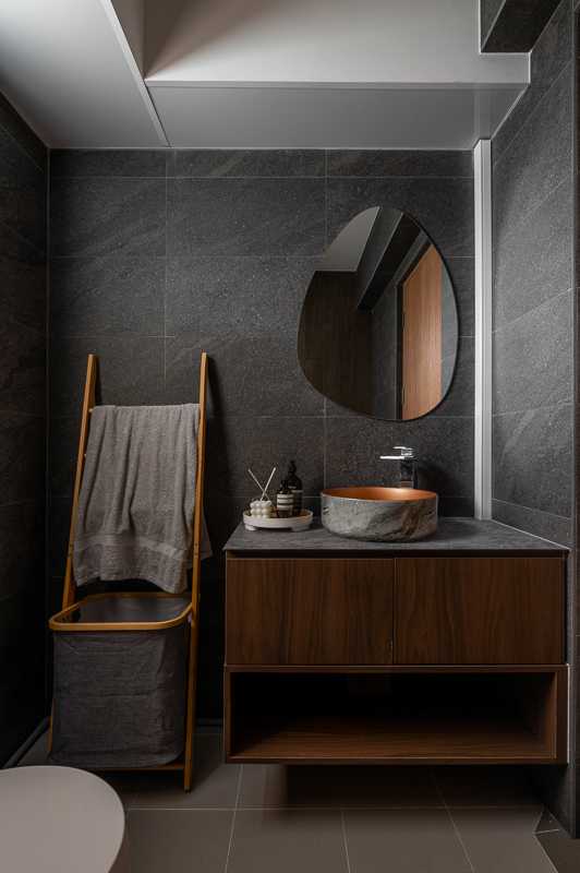 Scandinavian Bathroom with Countertop and Homogeneous Tiles