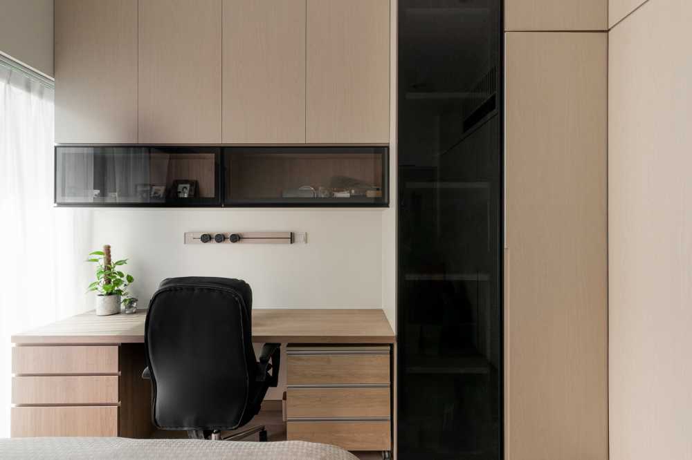 Scandinavian Home Office with Bookshelf and Desk