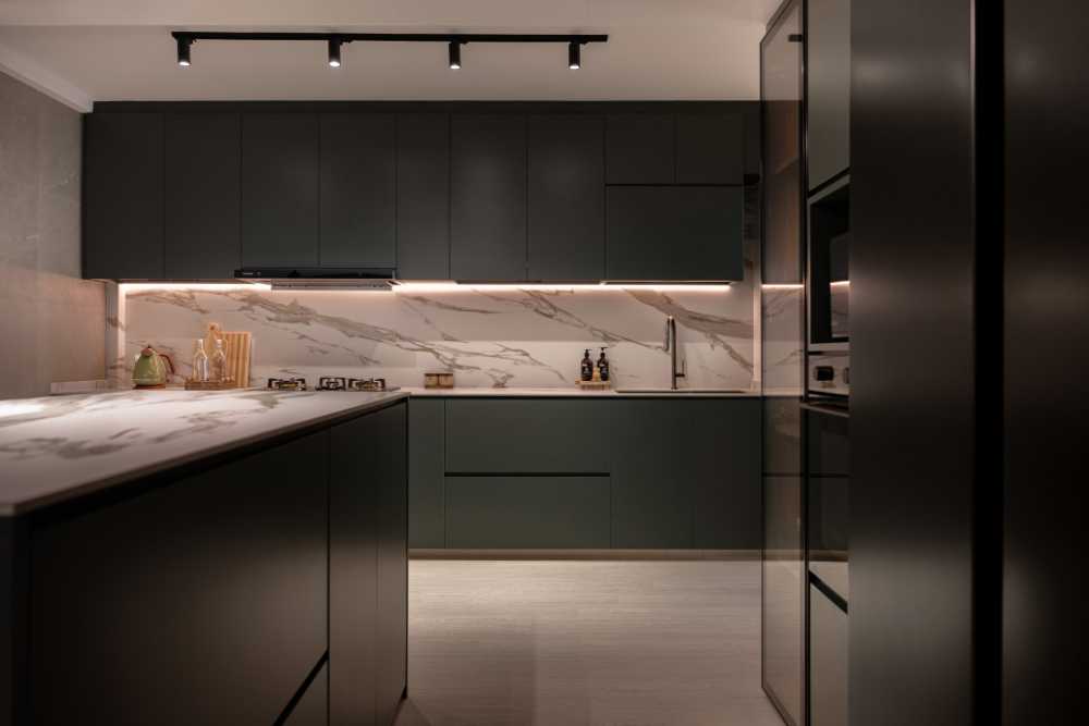 Modern Kitchen with Countertop and Open Kitchen