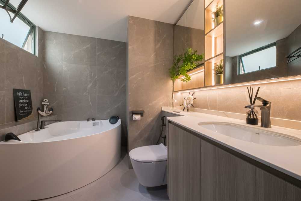 Scandinavian Bathroom with Mirror and Bathtub