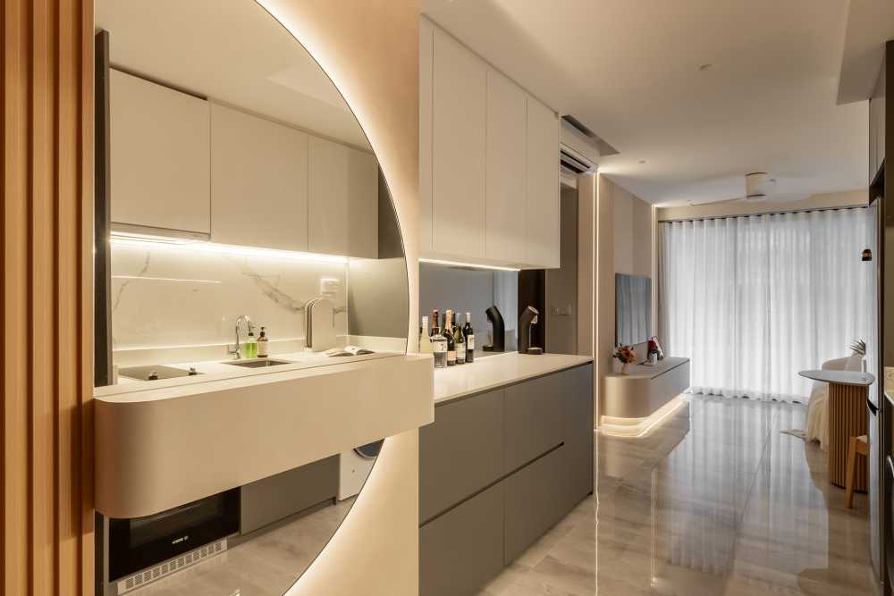 Minimalist Kitchen with Open Kitchen and Kitchen Tap