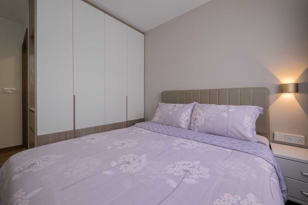 Scandinavian Bedroom with Wardrobe and Sliding Wardrobe