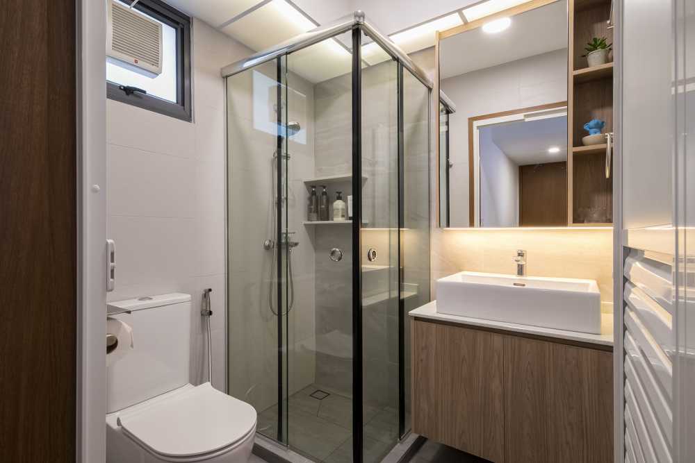 Scandinavian Bathroom with Mirror and Bathroom Storage