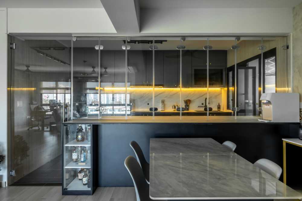 Modern Dining Room with Dining Table and Dining Chairs