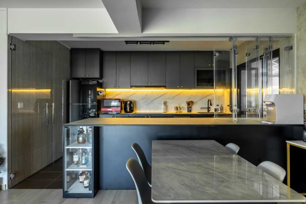 Modern Dining Room with Dining Table and Dining Chairs