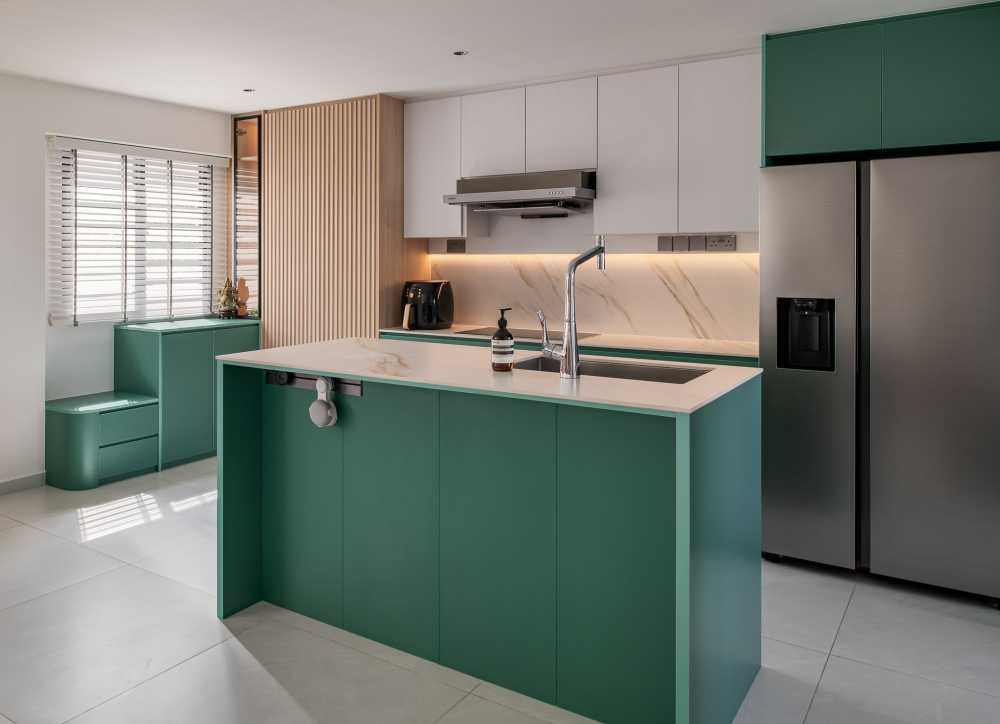 Scandinavian Kitchen with Homogeneous Tiles and Kitchen Island