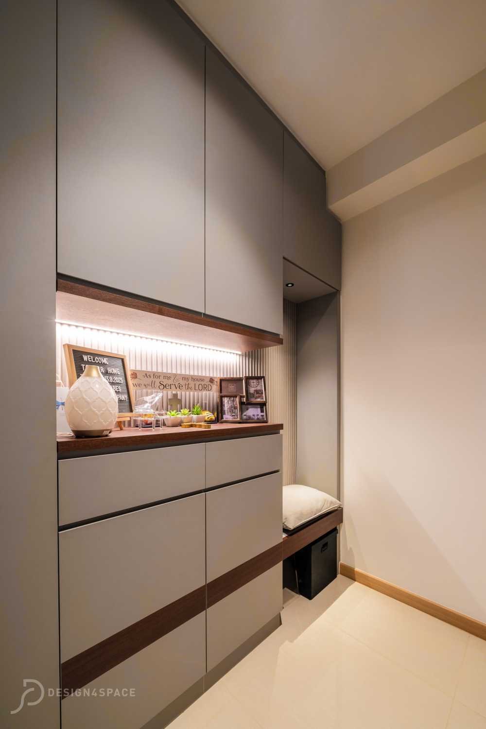 Contemporary Entryway with Mirror and Seating Bench