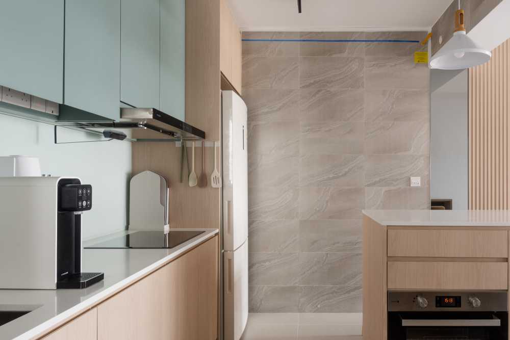 Scandinavian Kitchen with Countertop and Open Kitchen