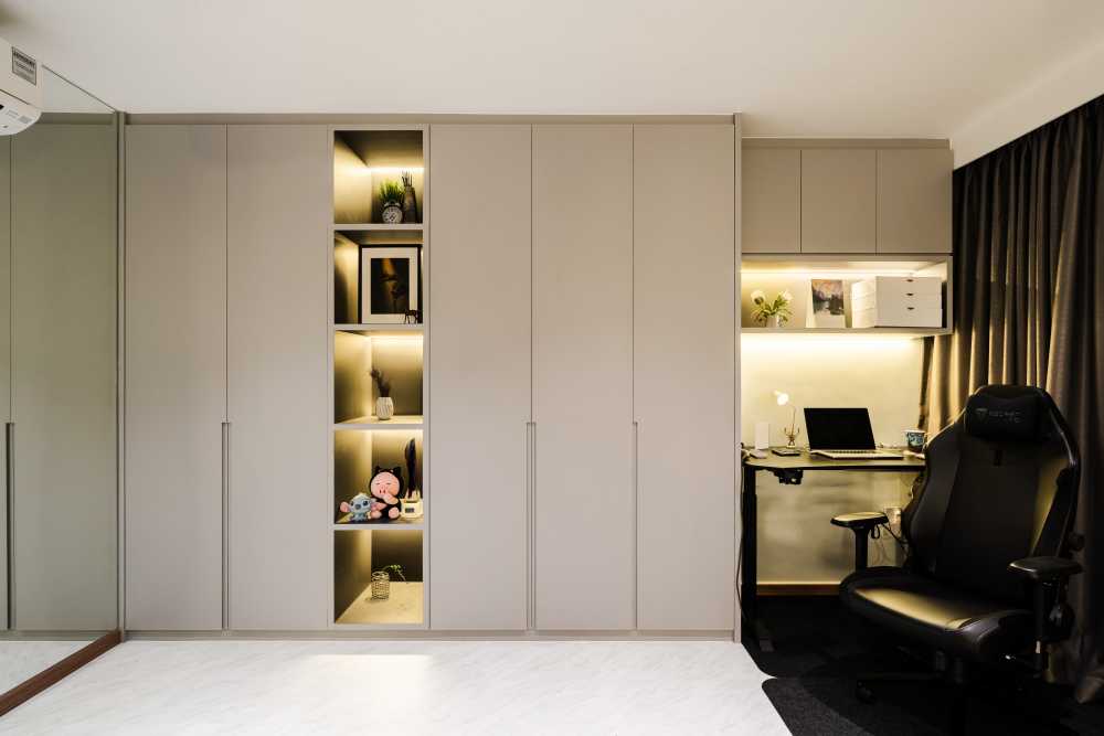 Modern Bedroom with Wardrobe and Queen Bed