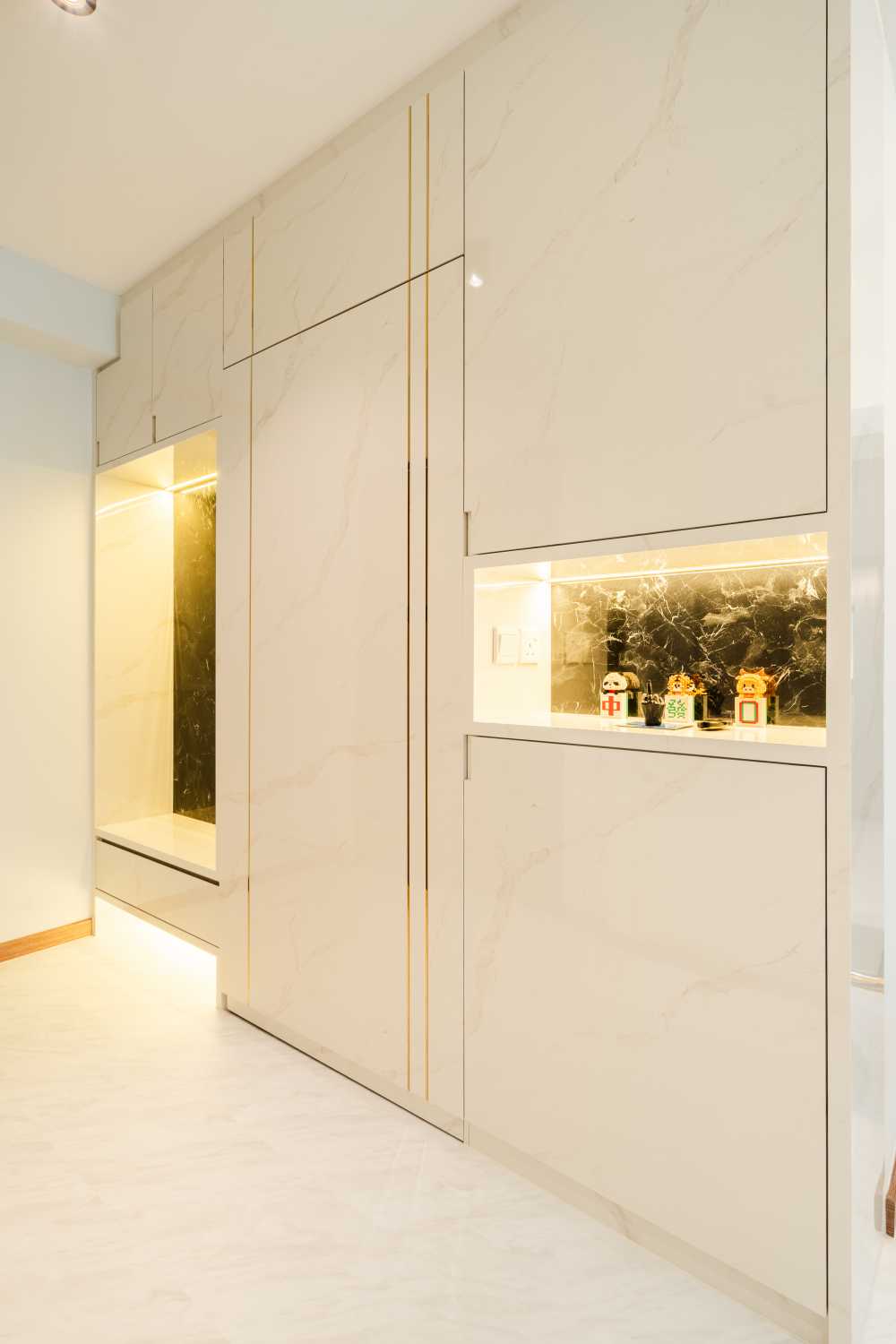 Modern Entryway with Mirror and Small Storage