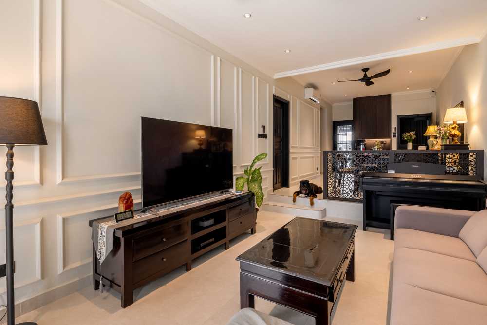 Modern Living Room with Drop Light and Sofa