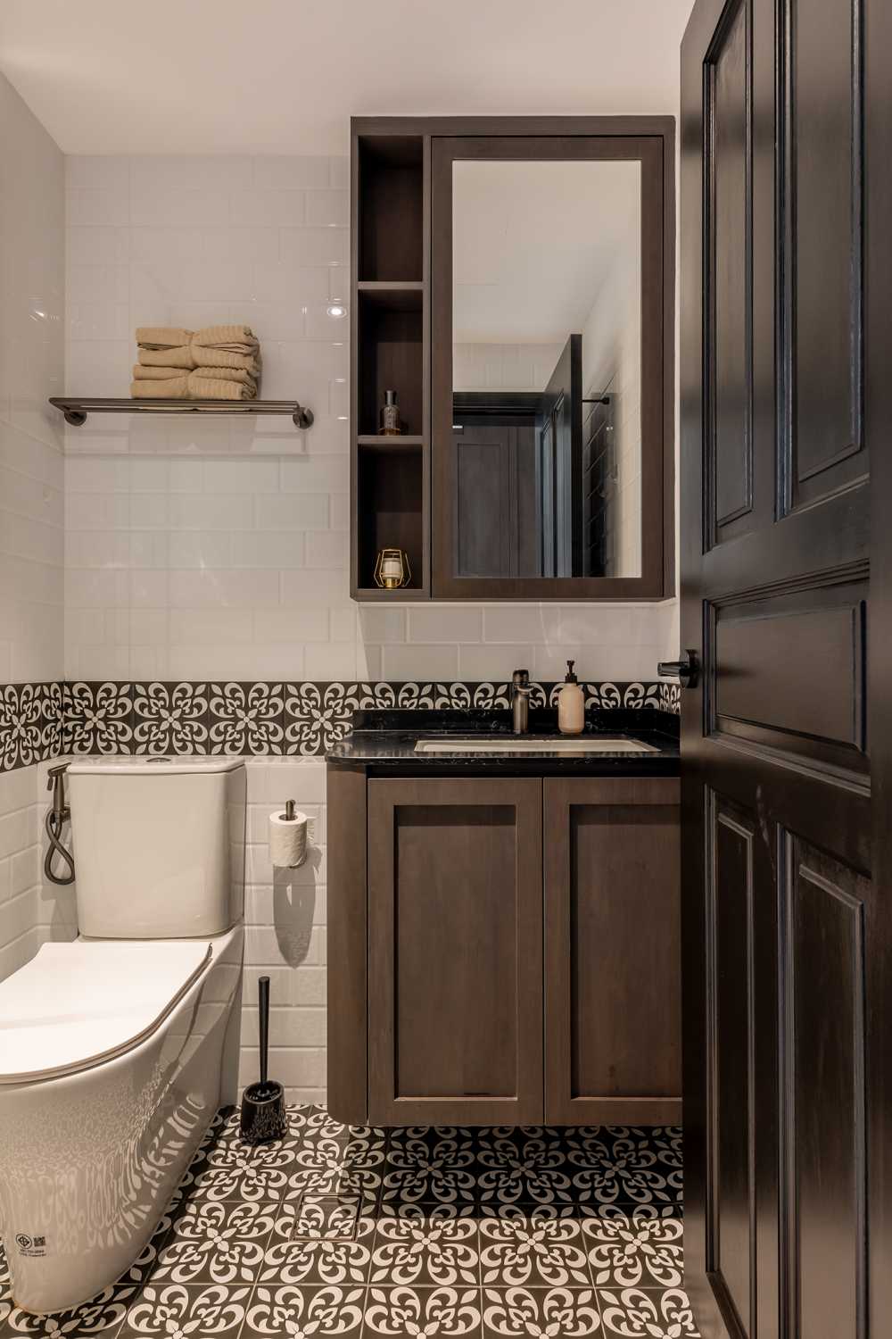 Modern Bathroom with Mirror and Shower Screen