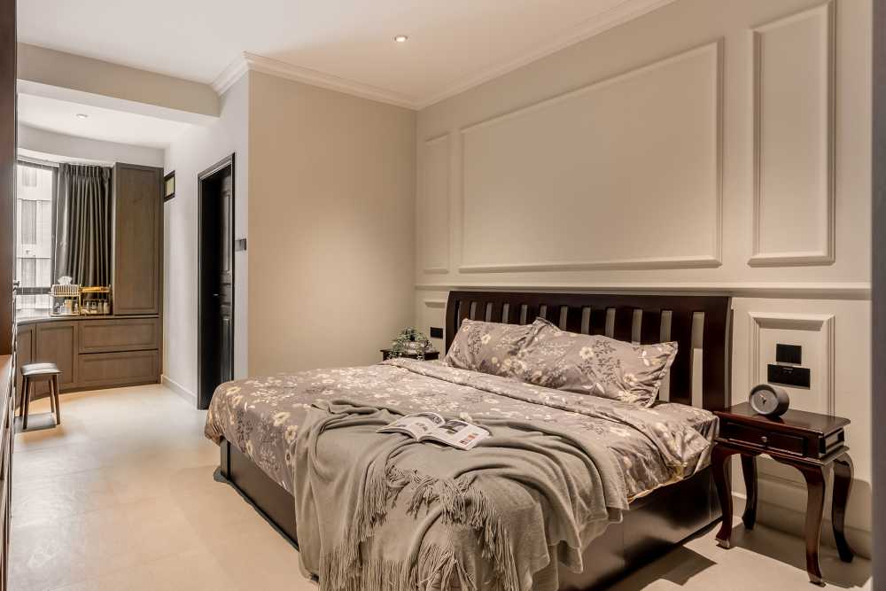 Modern Bedroom with Wardrobe and Closet