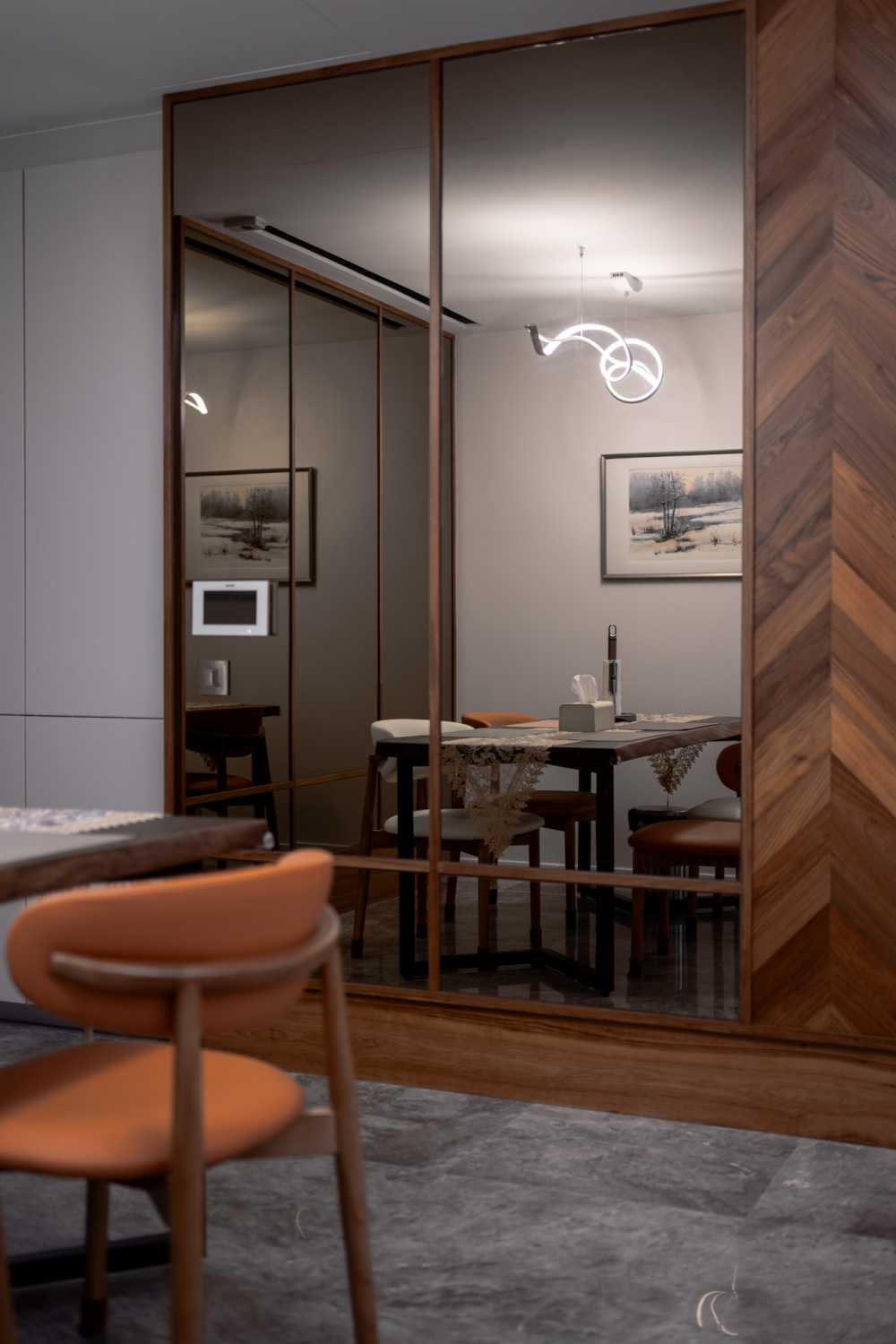 Modern Dining Room with Feature Wall and Mirror