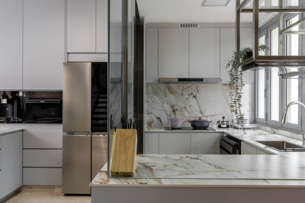 Modern Kitchen with Countertop and Kitchen Window