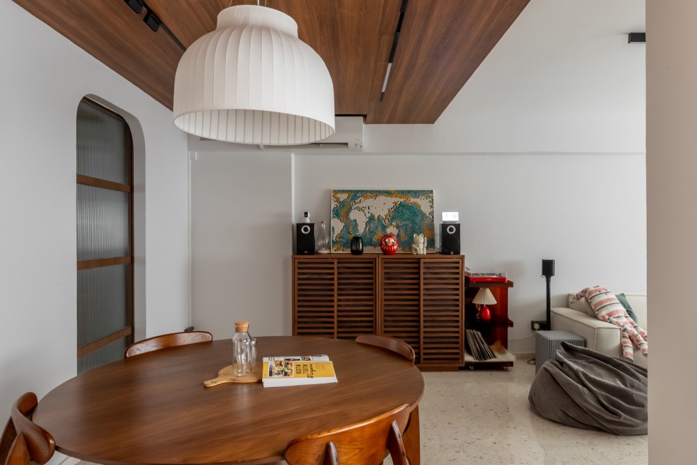 Asian Dining Room with Dining Table and Dining Chairs