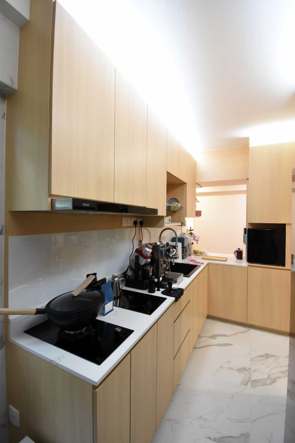 Scandinavian Kitchen with Countertop and Homogeneous Tiles