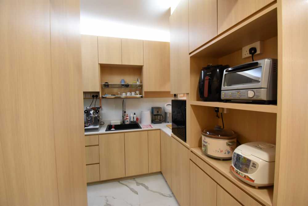 Scandinavian Kitchen with Countertop and Homogeneous Tiles