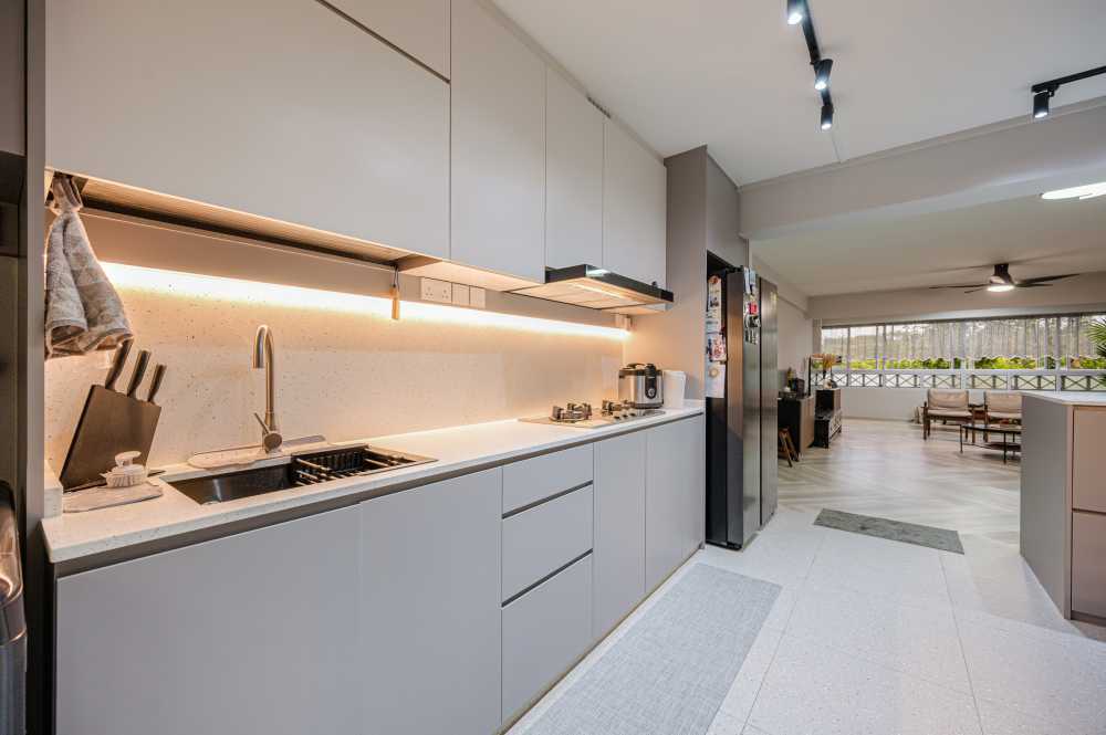 Modern Kitchen with Countertop and Kitchen Island