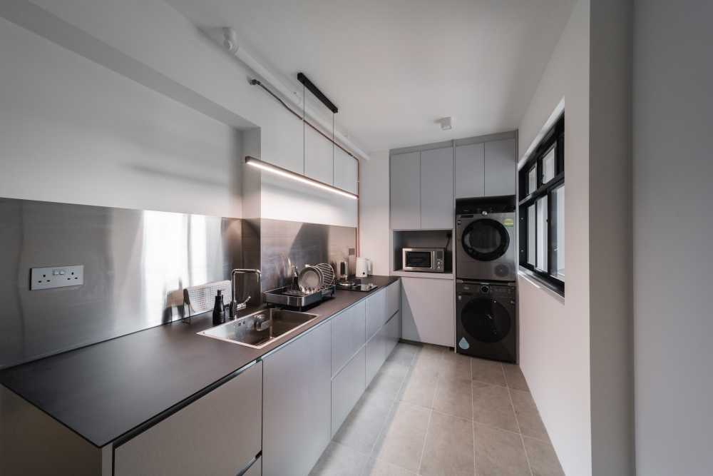 Contemporary Kitchen with Countertop and Kitchen Window