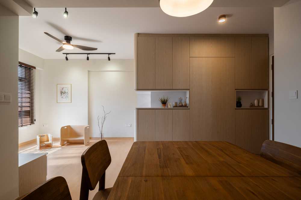 Modern Kitchen with Vinyl Flooring and Kitchen Window