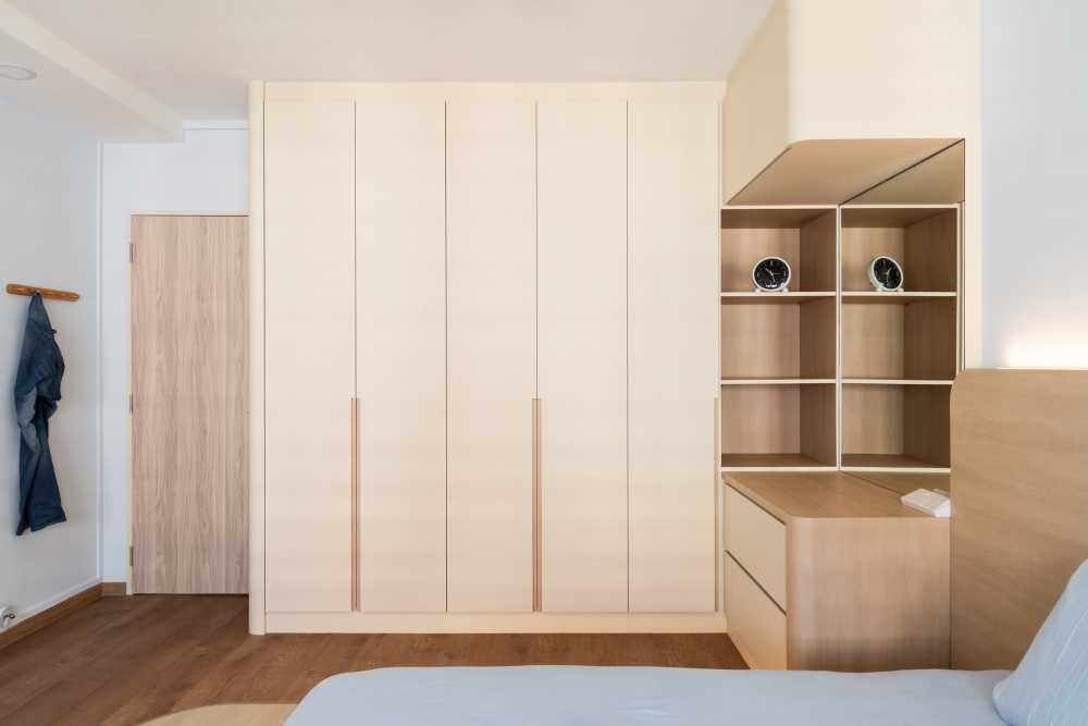 Scandinavian Bedroom with Vinyl Flooring and Drop Ceiling