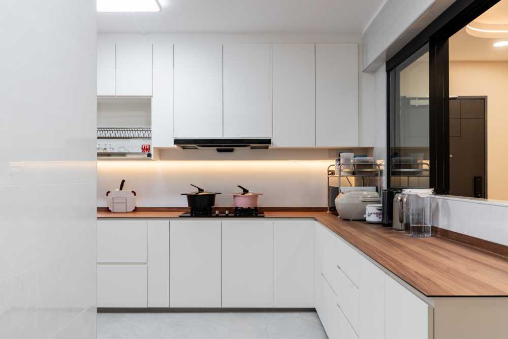 Scandinavian Kitchen with Homogeneous Tiles and Kitchen Window
