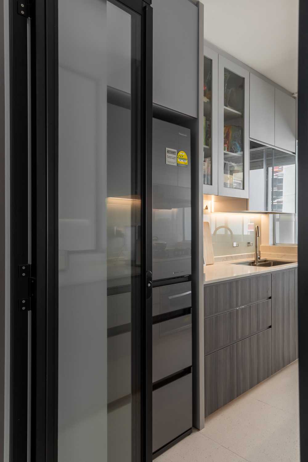 Contemporary Kitchen with Kitchen Window and Kitchen Accessories
