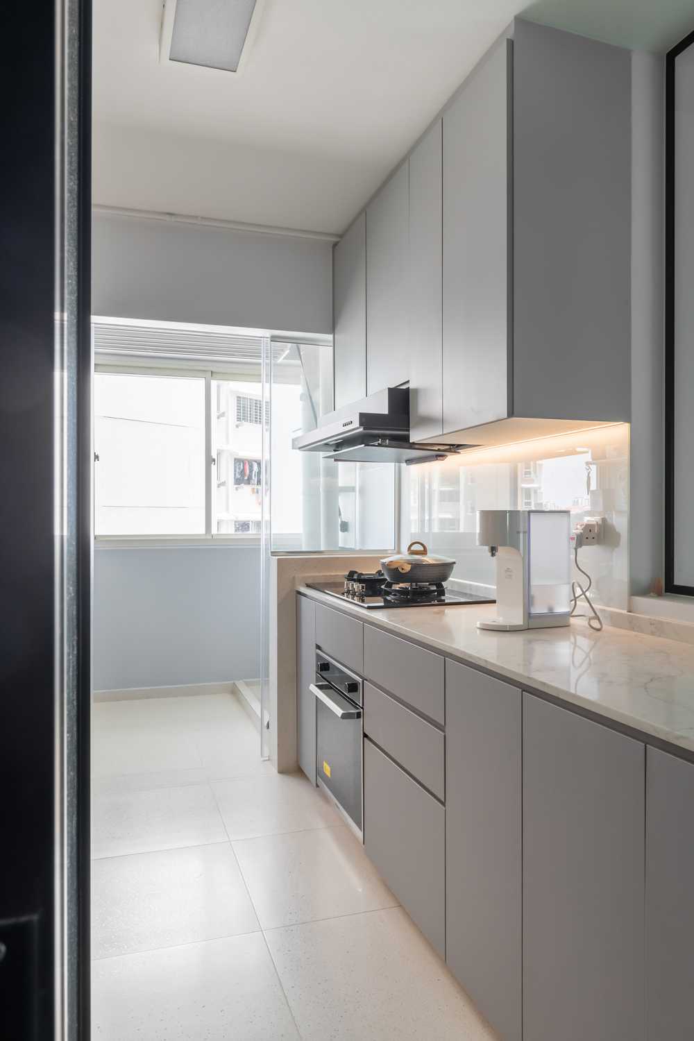 Contemporary Kitchen with Cupboard and Kitchen Accessories