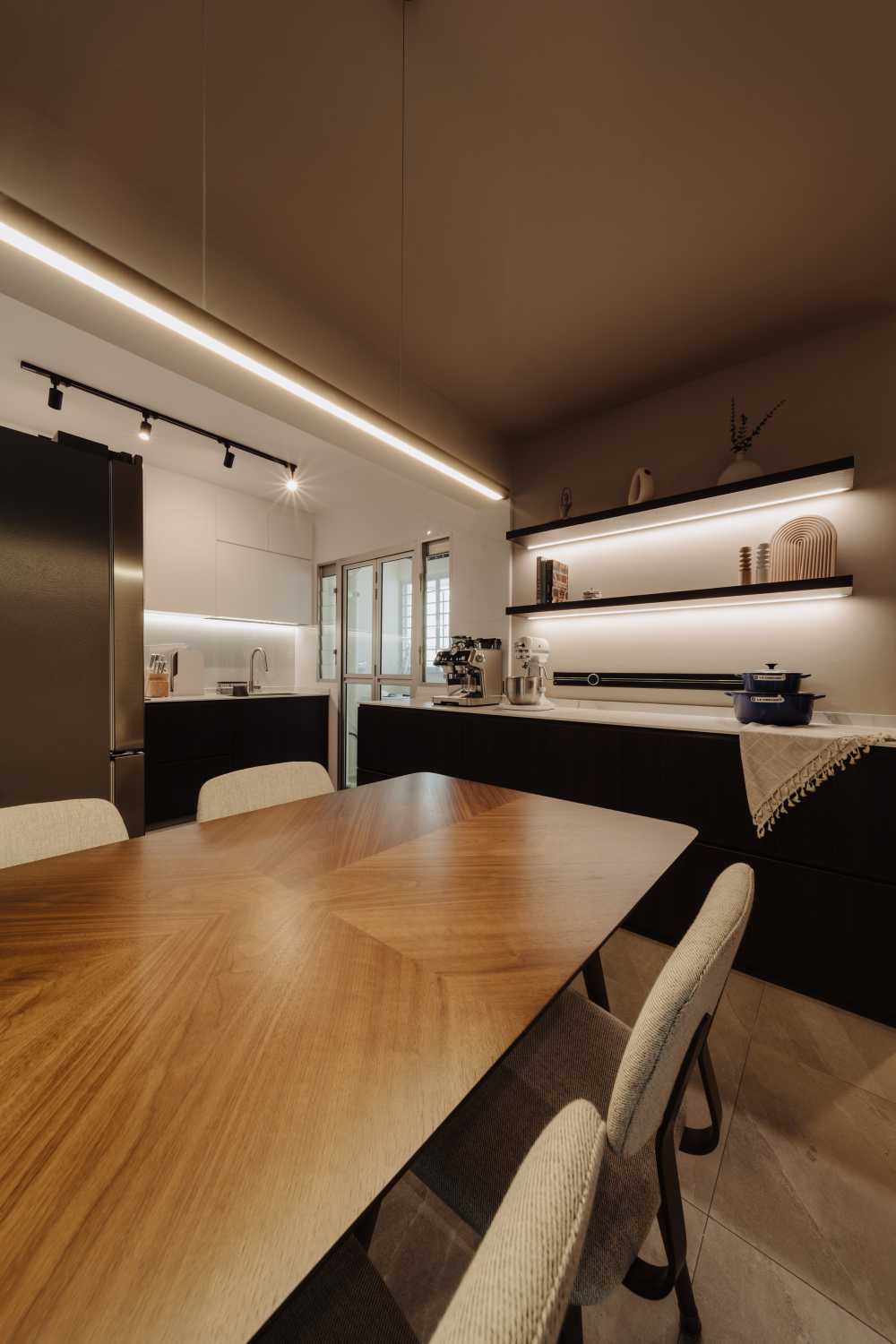 Minimalist Dining Room with Dining Table and Lighting