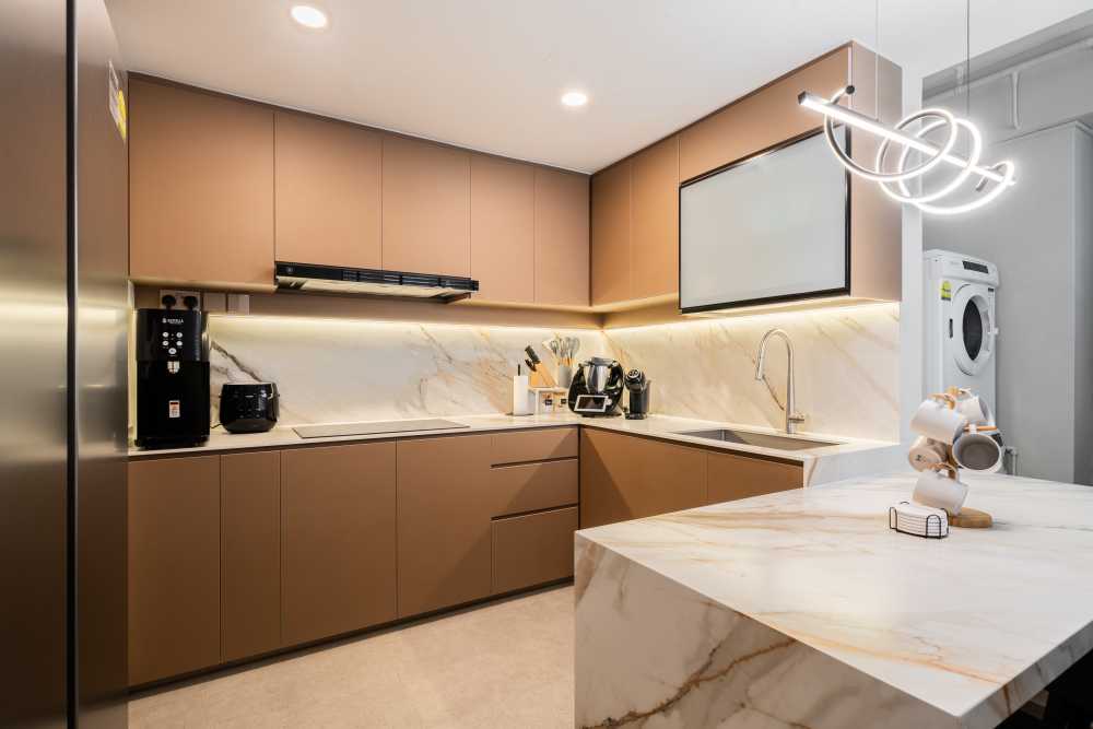 Contemporary Kitchen with Homogeneous Tiles and Kitchen Window