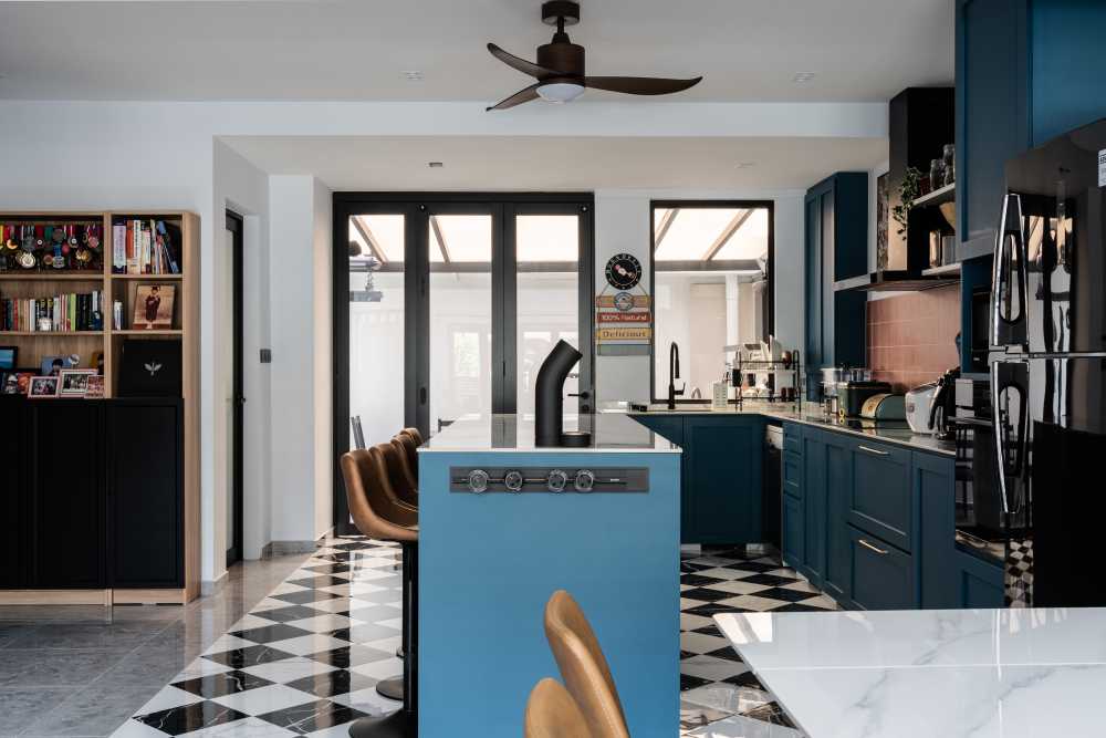 Eclectic Kitchen with Open Kitchen and Kitchen Backsplash