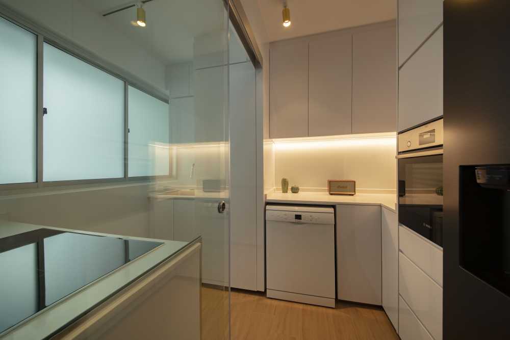 Scandinavian Kitchen with Countertop and Open Kitchen