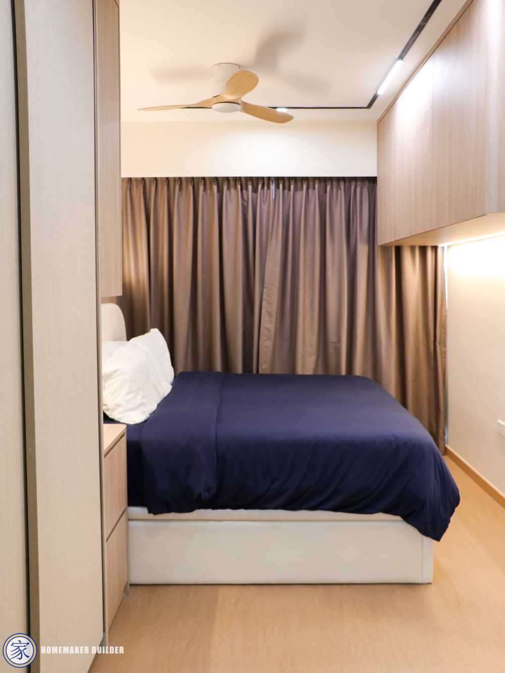 Modern Bedroom with Wardrobe and Ceiling Fan