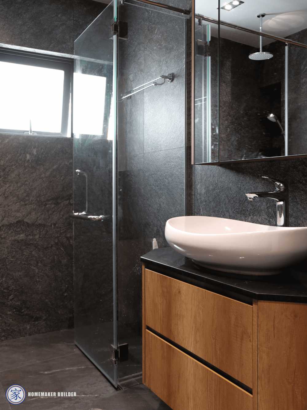 Modern Bathroom with Mirror and Bathroom Storage