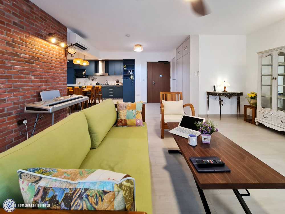 Vintage Living Room with Homogeneous Tiles and Feature Wall