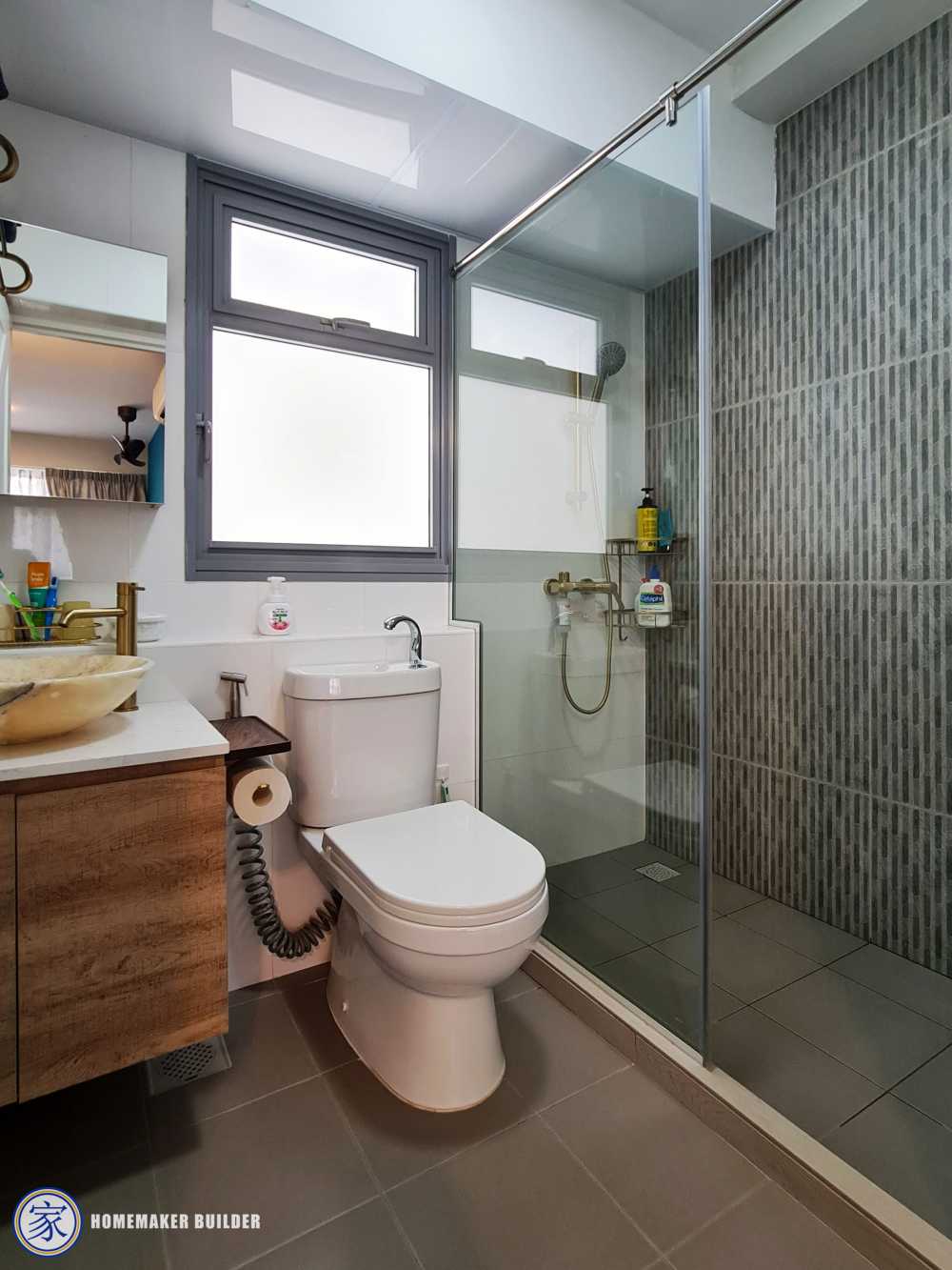 Vintage Bathroom with Homogeneous Tiles and Mirror