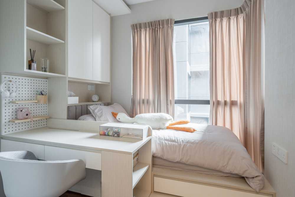 Modern Bedroom with Herringbone Tiling and Parquet Floor